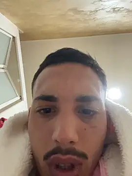 Snapshot of piccolo2002 chatting on March 20, 10:09 am piccolo2002 online show from March 20, 10:09 am