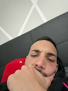 Snapshot of piccolo2002 chatting on March 23, 8:18 am piccolo2002 online show from March 23, 8:18 am