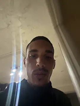 Snapshot of piccolo2002 chatting on April 16, 5:36 pm piccolo2002 online show from April 16, 5:36 pm