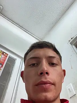 Snapshot of santiObrero chatting on February 17, 7:09 pm santiObrero online show from February 17, 7:09 pm