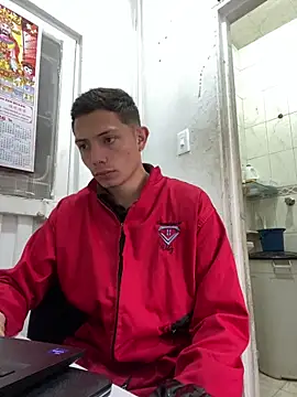 Snapshot of santiObrero chatting on February 21, 3:24 pm santiObrero online show from February 21, 3:24 pm