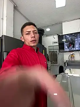 Snapshot of santiObrero chatting on March 7, 4:37 pm santiObrero online show from March 7, 4:37 pm