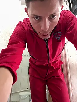 Snapshot of santiObrero chatting on March 24, 5:18 pm santiObrero online show from March 24, 5:18 pm