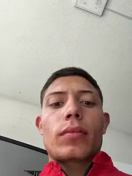 Snapshot of santiObrero chatting on March 26, 3:06 pm santiObrero online show from March 26, 3:06 pm