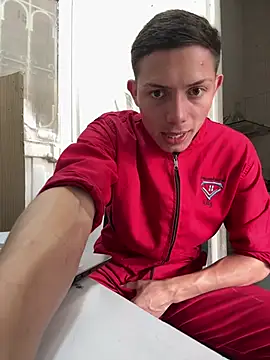 Snapshot of santiObrero chatting on March 28, 3:11 pm santiObrero online show from March 28, 3:11 pm