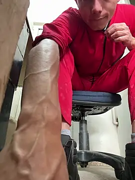 Snapshot of santiObrero chatting on March 30, 3:57 pm santiObrero online show from March 30, 3:57 pm