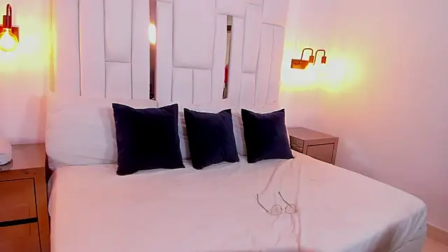  manelyk herrera online show from February 12, 6:25 pm