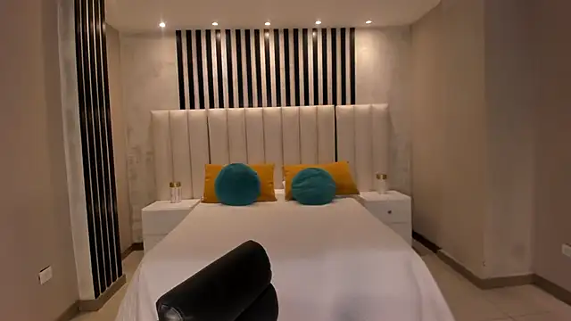 SofiaVega  online show from February 5, 12:43 pm