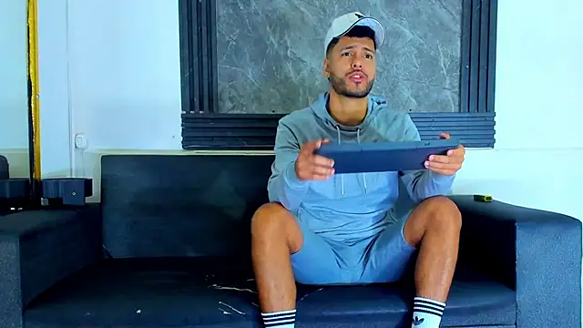 Snapshot of Angel_Villareal chatting on February 10, 4:27 am Angel Villareal online show from February 10, 4:27 am