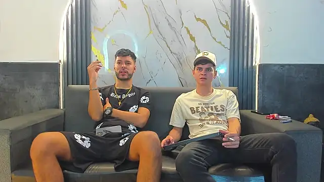 Snapshot of Angel_Villareal chatting on March 16, 4:29 am Angel Villareal online show from March 16, 4:29 am