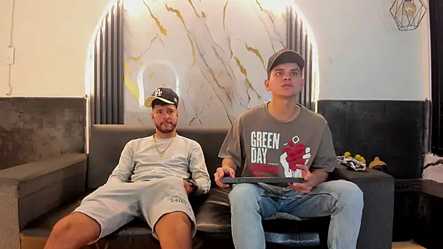 Snapshot of Angel_Villareal chatting on March 17, 4:17 am Angel Villareal online show from March 17, 4:17 am