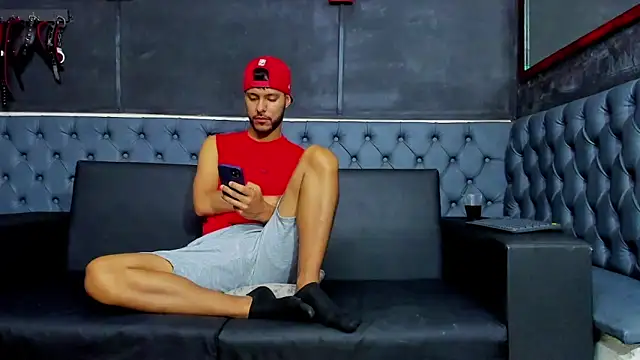 Snapshot of Angel_Villareal chatting on April 8, 12:49 pm Angel Villareal online show from April 8, 12:49 pm