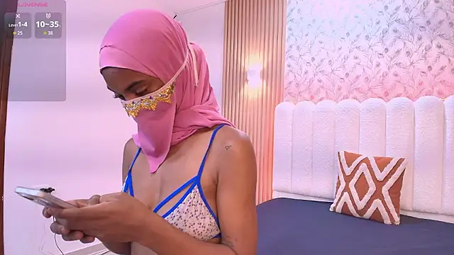 Amira Alzahra online show from February 10, 5:11 am