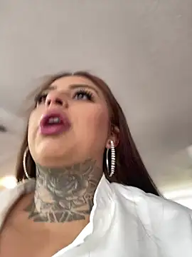 EmilyMoore Pink online show from February 3, 9:31 pm