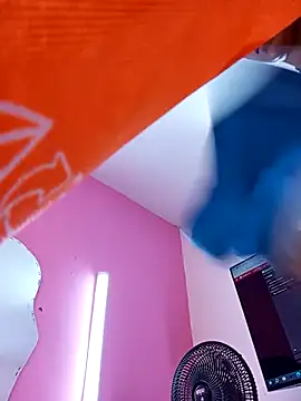 mitzukywinteer online show from February 7, 7:39 pm