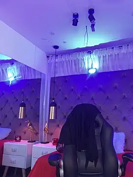 Auri   online show from April 23, 7:38 pm
