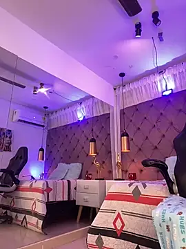 Auri   online show from May 15, 7:32 pm