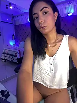Auri   online show from May 19, 7:31 pm