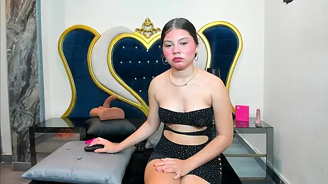 Snapshot of SofiaArsila chatting on May 7, 11:37 am SofiaArsila online show from May 7, 11:37 am