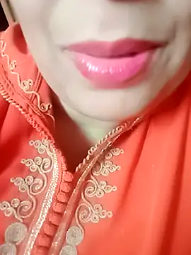 Naughty-Yousra online show from May 15, 8:32 am