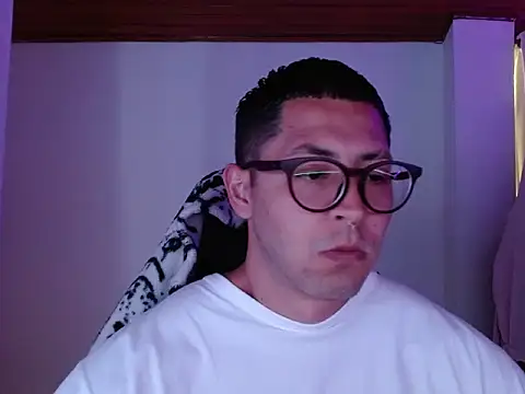 Spilios low online show from February 6, 7:28 pm