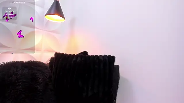 Snapshot of zaira_skinny chatting on February 23, 3:26 am zaira skinny online show from February 23, 3:26 am