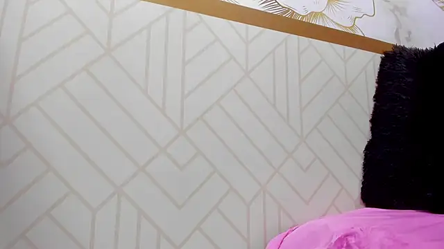 Snapshot of zaira_skinny chatting on March 7, 8:39 pm zaira skinny online show from March 7, 8:39 pm