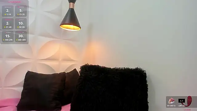 Snapshot of zaira_skinny chatting on March 14, 3:56 am zaira skinny online show from March 14, 3:56 am