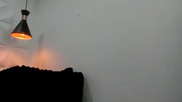 Snapshot of zaira_skinny chatting on March 31, 3:41 am zaira skinny online show from March 31, 3:41 am