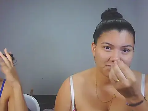 Snapshot of Helena-Paola chatting on February 1, 11:25 pm Helena-Paola online show from February 1, 11:25 pm