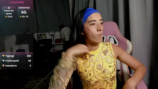 VictoriaHoneyy online show from May 19, 1:22 am