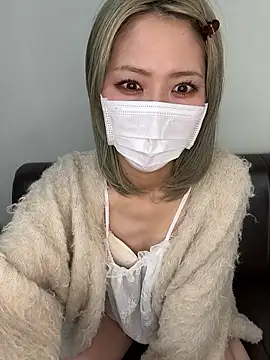 Snapshot of yumi0025 chatting on January 19, 5:22 am yumi0025 online show from January 19, 5:22 am