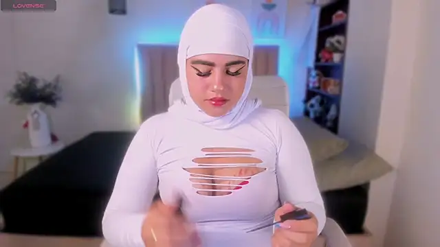 Snapshot of milk_beel chatting on February 12, 10:05 pm milk beel online show from February 12, 10:05 pm