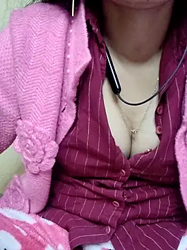 Snapshot of annugirl chatting on January 19, 10:19 am annugirl online show from January 19, 10:19 am