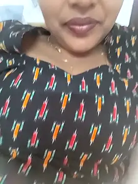 Hot-Tinaa online show from March 18, 3:59 pm