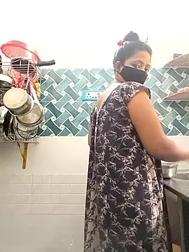 Hot-Tinaa online show from March 21, 9:03 am