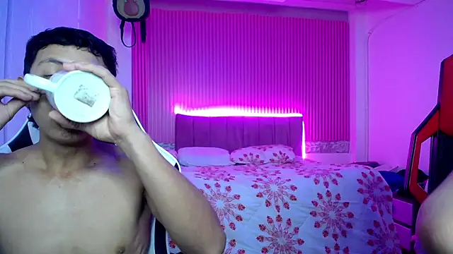Snapshot of sonic_jess07 chatting on April 12, 9:14 am sonic jess07 online show from April 12, 9:14 am