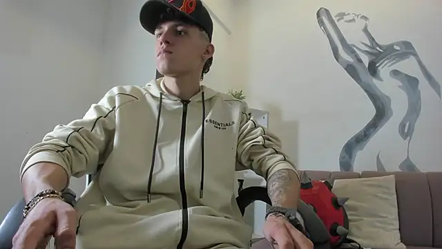 Snapshot of mikebenefleck_01 chatting on February 3, 11:59 am mikebenefleck 01 online show from February 3, 11:59 am