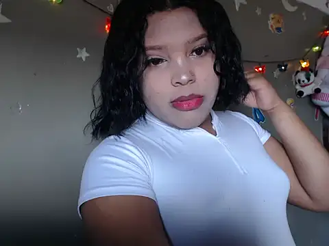 ShanayapkopRs online show from May 1, 1:16 pm