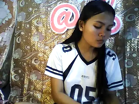 PinaySkinnyJust18 online show from February 18, 9:16 am