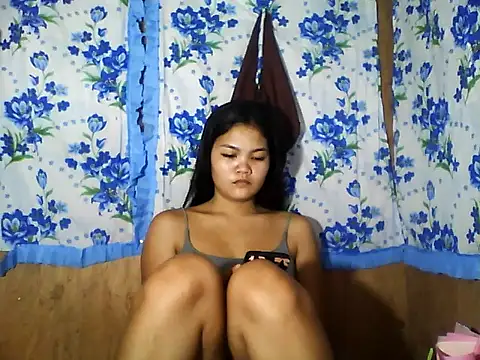 PinaySkinnyJust18 online show from May 13, 10:06 pm
