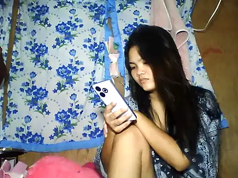 Snapshot of PinaySkinnyJust18 chatting on June 3, 9:53 pm PinaySkinnyJust18 online show from June 3, 9:53 pm