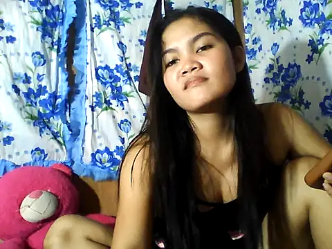 Snapshot of PinaySkinnyJust18 chatting on June 24, 11:31 am PinaySkinnyJust18 online show from June 24, 11:31 am