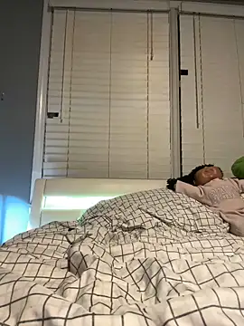 Snapshot of barracksbunny chatting on March 27, 12:27 am barracksbunny online show from March 27, 12:27 am