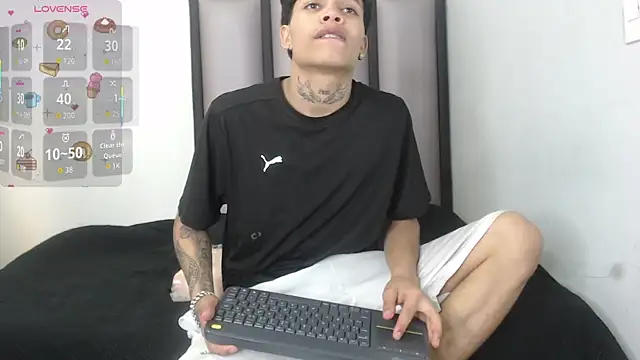 Dogan Renzo0 online show from March 25, 8:48 pm