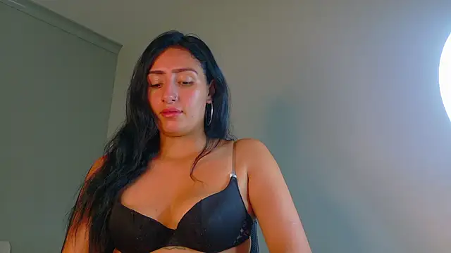 Snapshot of AmmyRouse__ chatting on March 18, 11:24 am AmmyRouse online show from March 18, 11:24 am