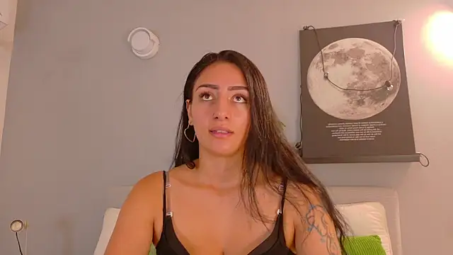 Snapshot of AmmyRouse__ chatting on April 1, 11:22 am AmmyRouse online show from April 1, 11:22 am