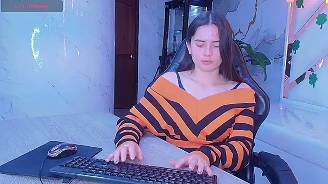 Snapshot of Qetsyah_tf chatting on March 24, 1:49 pm Qetsyah tf online show from March 24, 1:49 pm