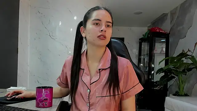 Snapshot of Qetsyah_tf chatting on March 27, 1:22 pm Qetsyah tf online show from March 27, 1:22 pm