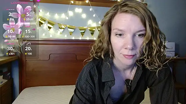 Snapshot of Daisy_Lovely chatting on April 10, 5:12 am Daisy Lovely online show from April 10, 5:12 am